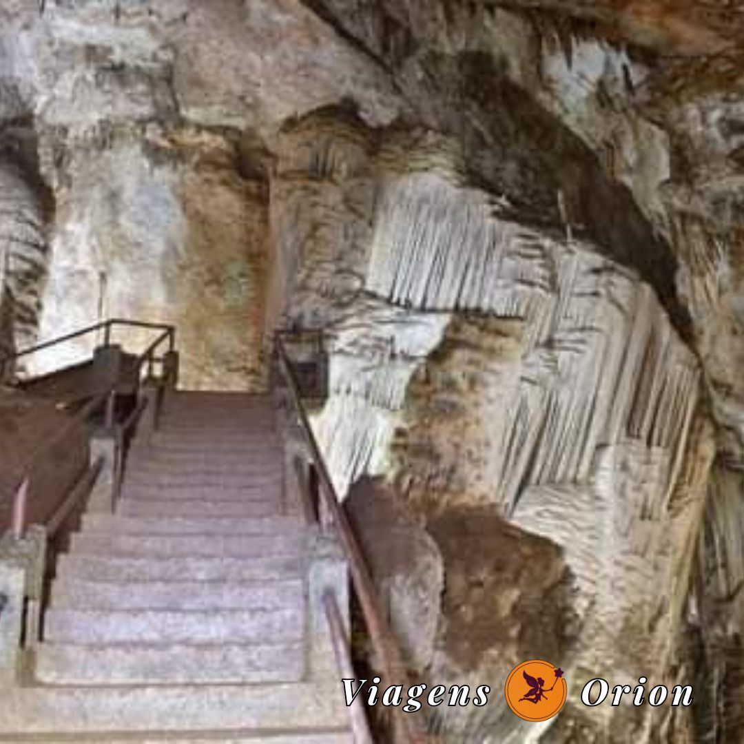 Caverna do Diabo & Cachoeira do Meu Deus- SP - Day use